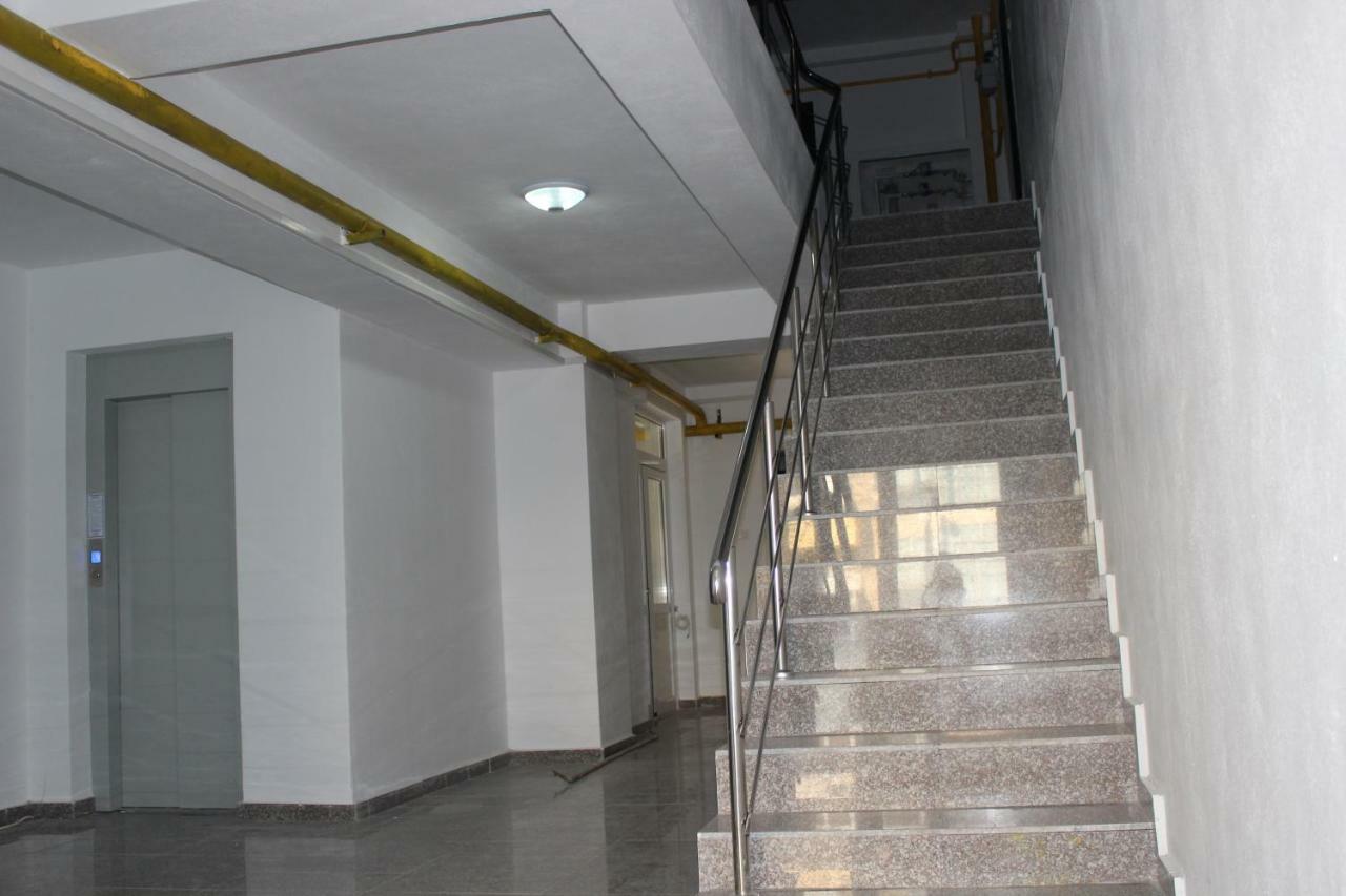 Still Apartament Craiova Eksteriør billede