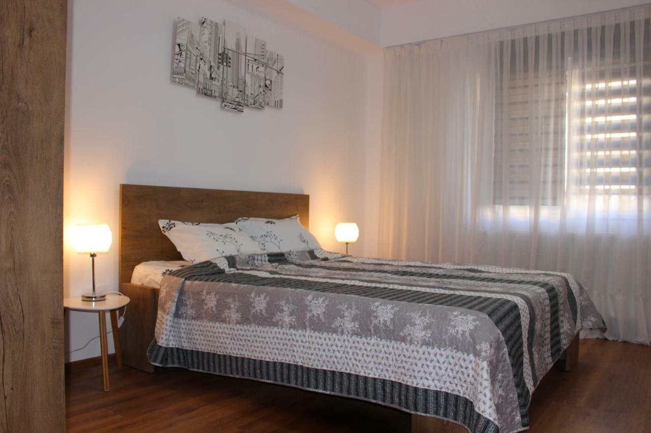 Still Apartament Craiova Eksteriør billede